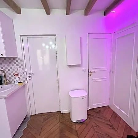 De Charme Centre 10 Min De Republique Apartment *