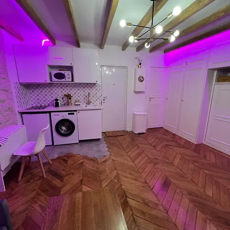 De Charme Centre 10 Min De Republique アパート